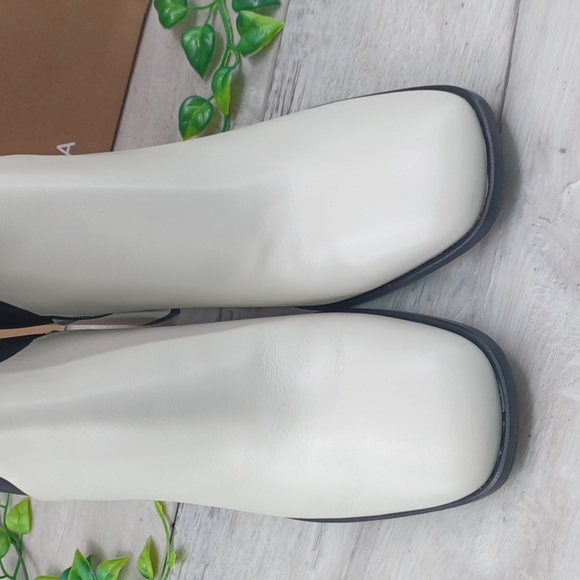 Via Spiga Devon Leather And Stretch Booties NIB Bloomingdales Exclusive - Picture 4 of 12